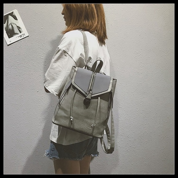 NEW CAMBRIDGE Bucket Backpack - Picture 6 of 8